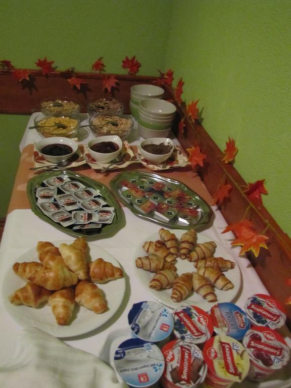 休伯特诺夫匝姆吉酒店 Nové Zámky 外观 照片